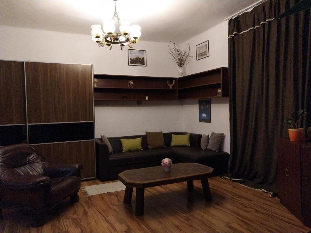 Erzsebet Vendeghaz Es Apartman Хайдусобосло Экстерьер фото