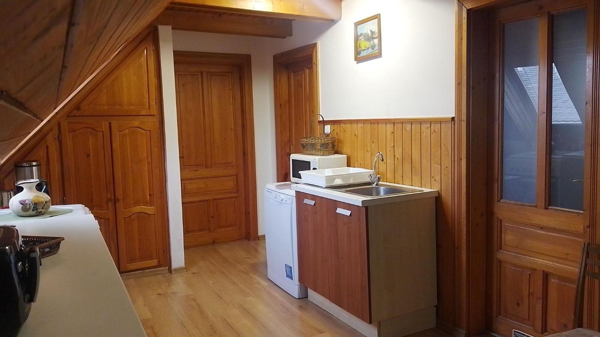 Erzsebet Vendeghaz Es Apartman Хайдусобосло Экстерьер фото