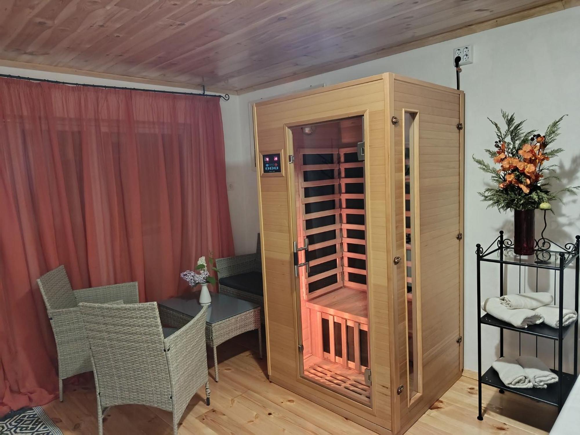 Erzsebet Vendeghaz Es Apartman Хайдусобосло Экстерьер фото