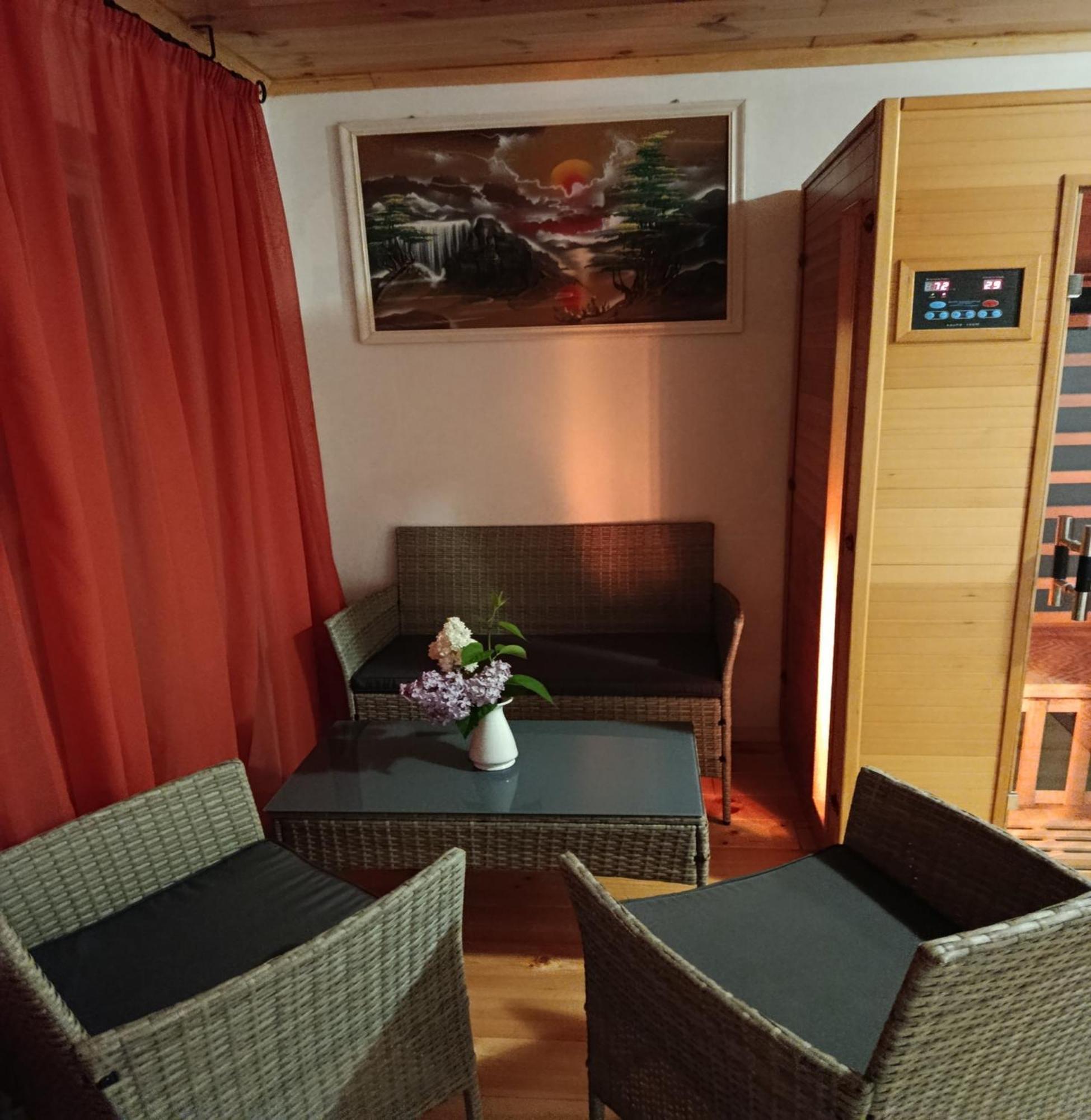 Erzsebet Vendeghaz Es Apartman Хайдусобосло Экстерьер фото