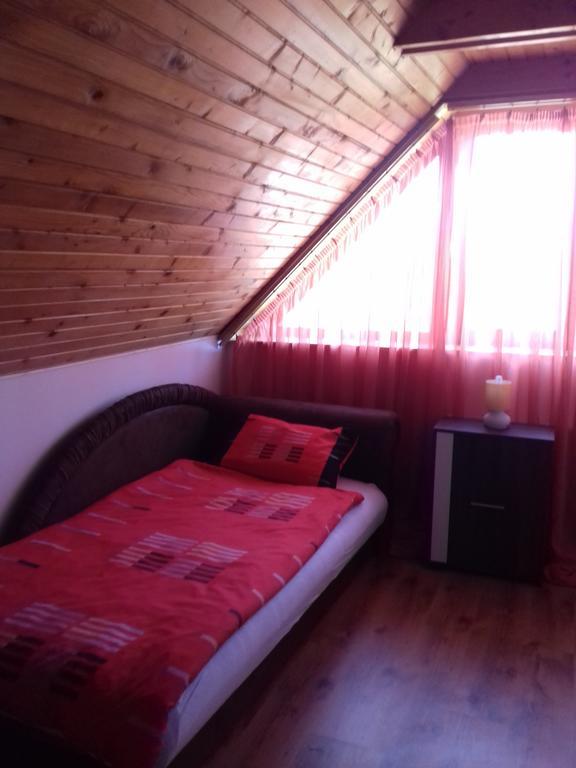 Erzsebet Vendeghaz Es Apartman Хайдусобосло Экстерьер фото