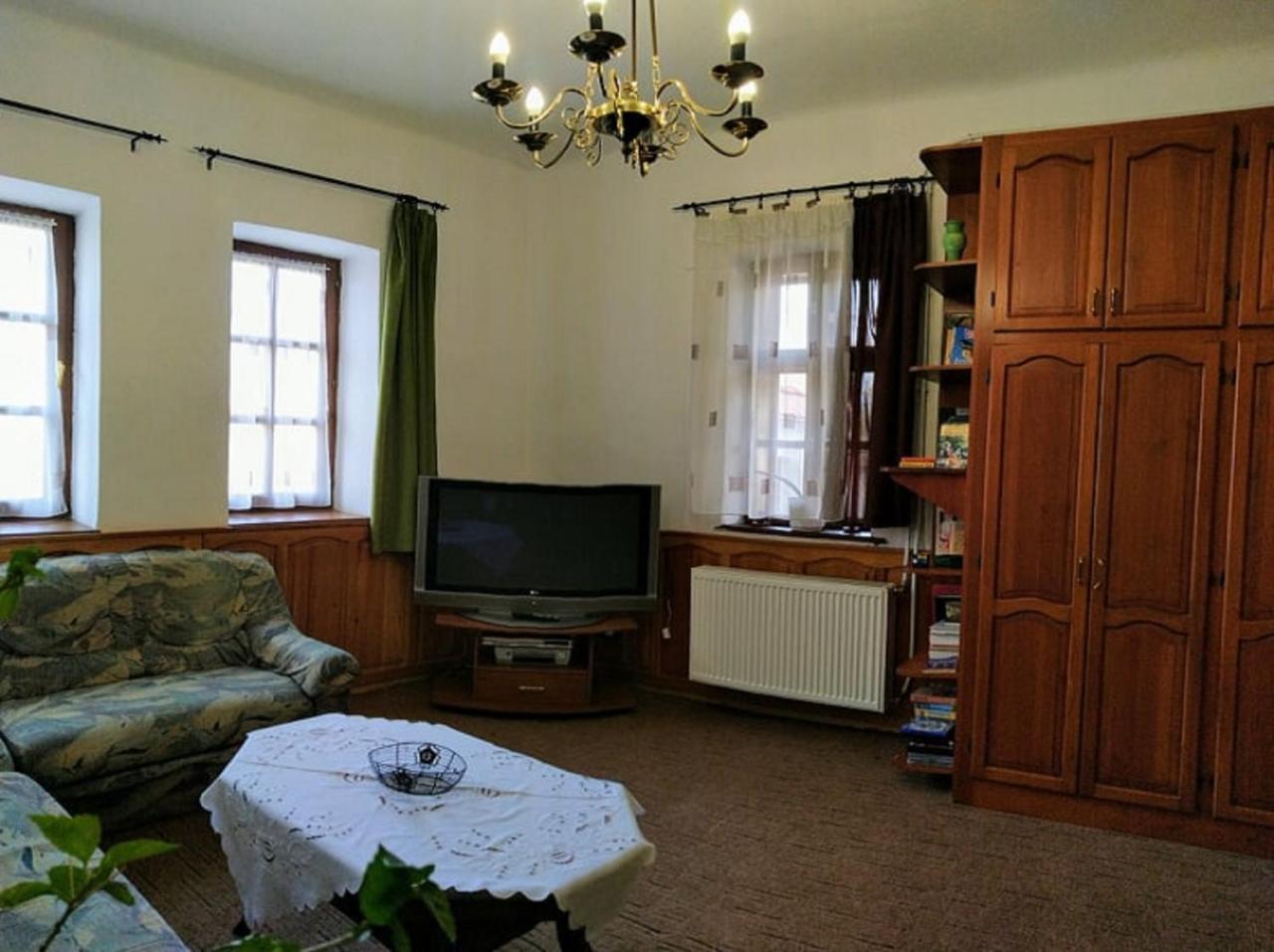 Erzsebet Vendeghaz Es Apartman Хайдусобосло Экстерьер фото